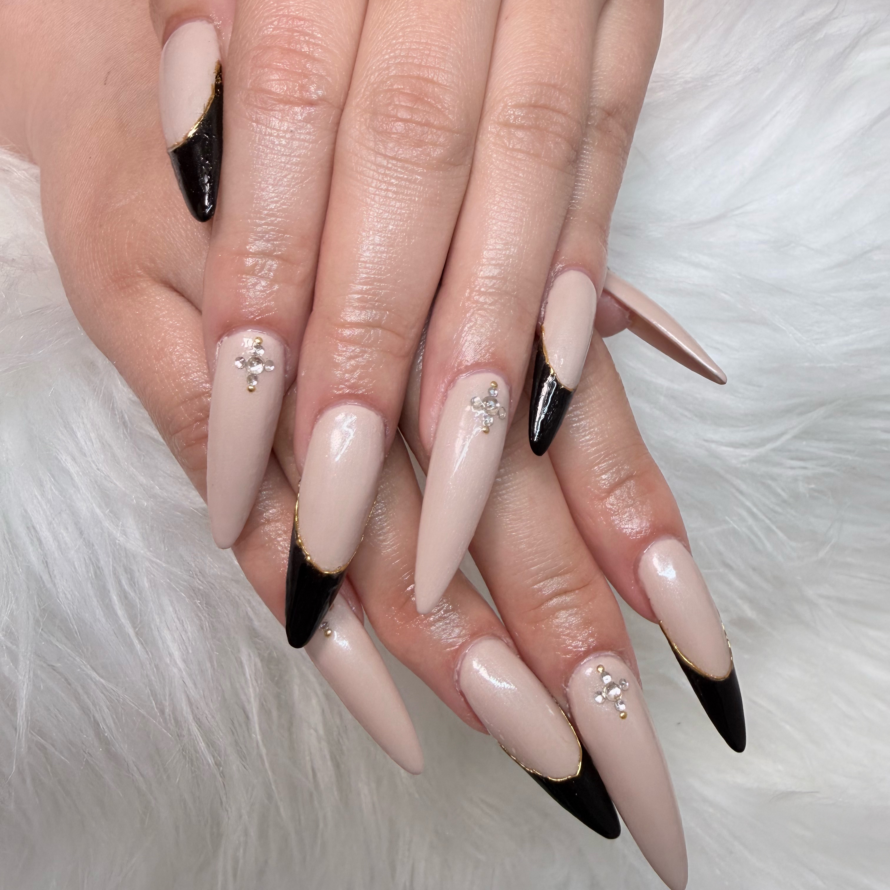 Nail_Malo