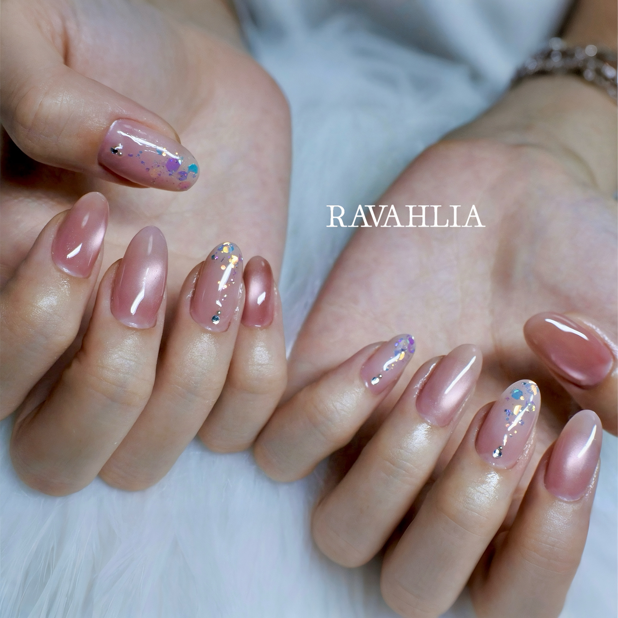 Ravahlia_nails