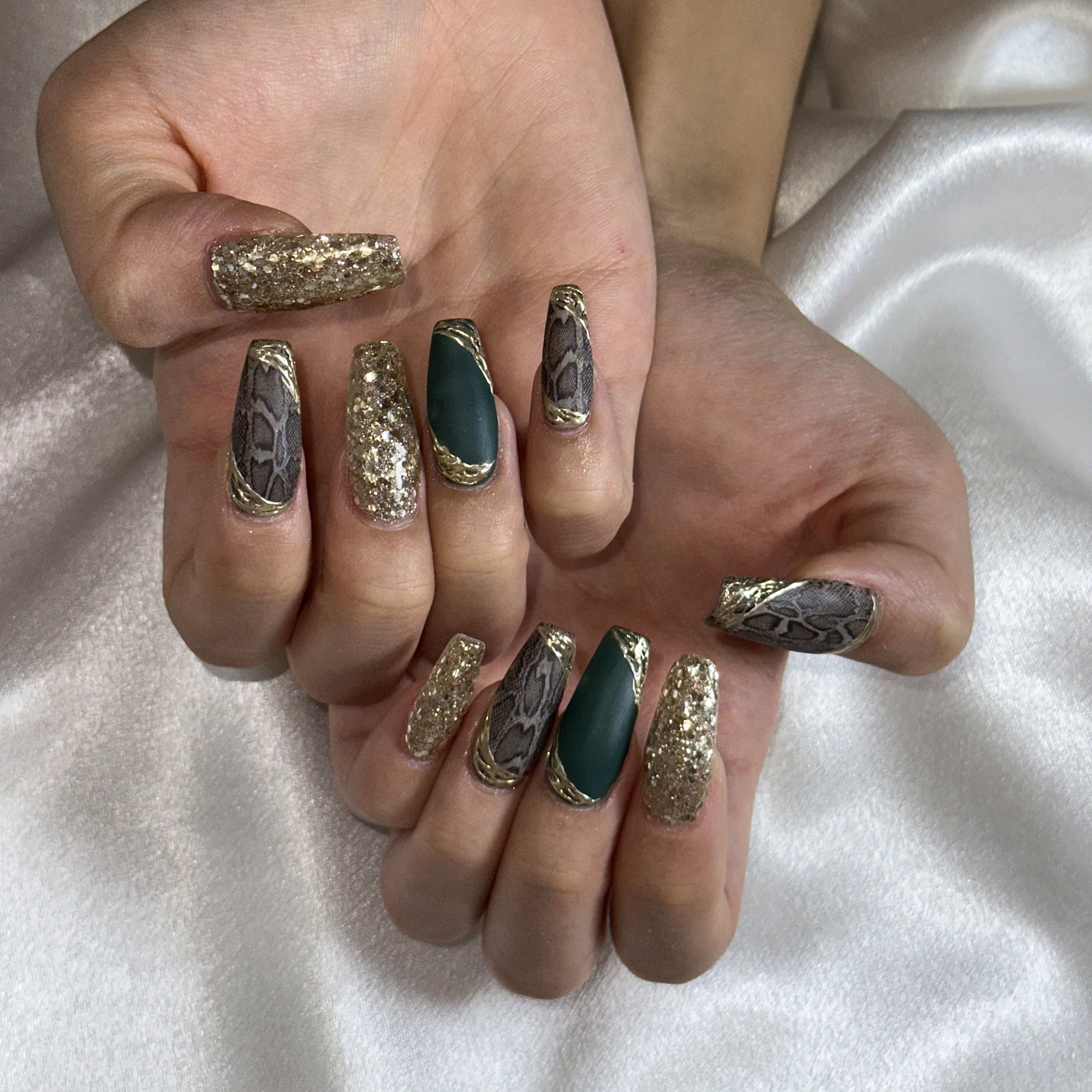 VIERU_nail1116