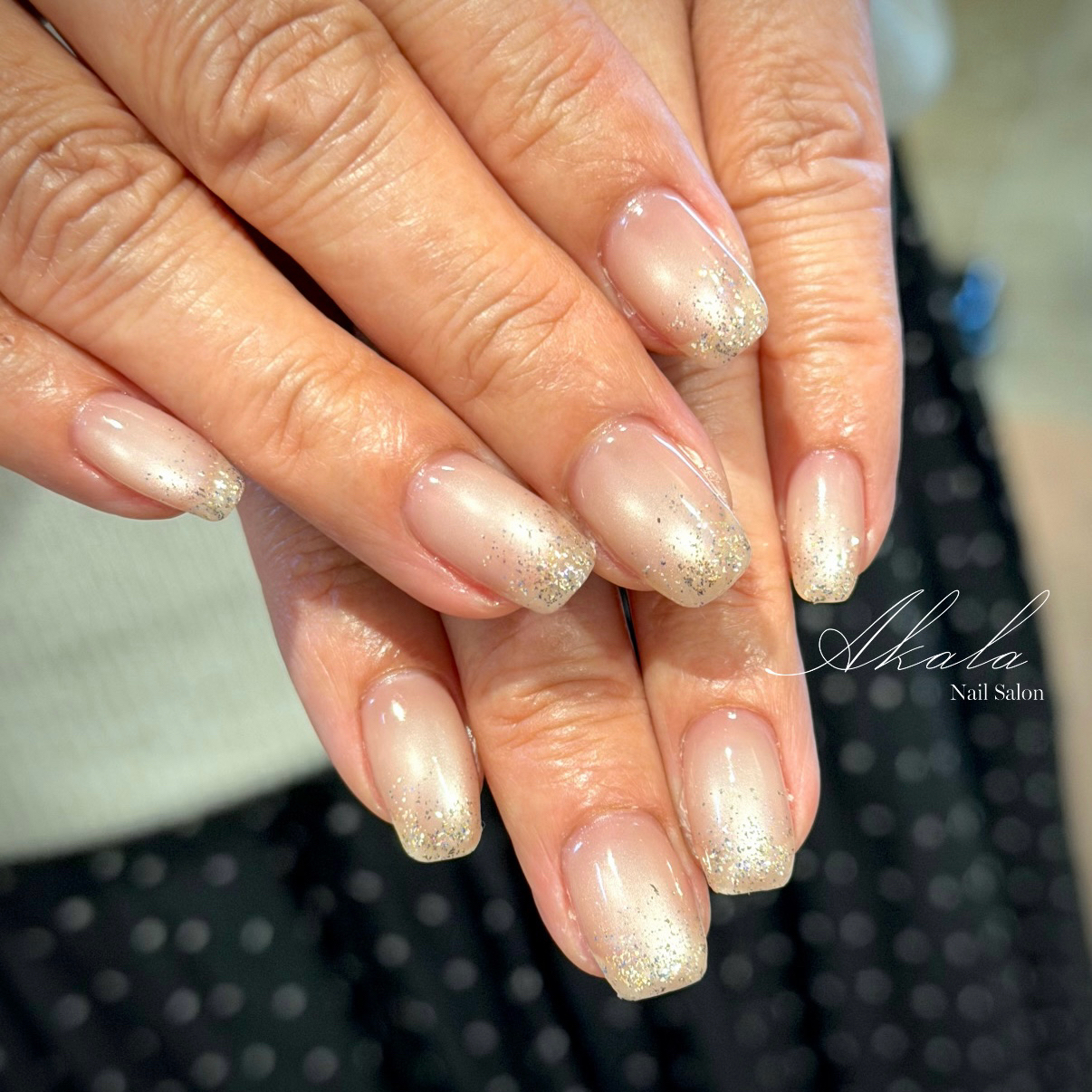 nailsalon_Akala