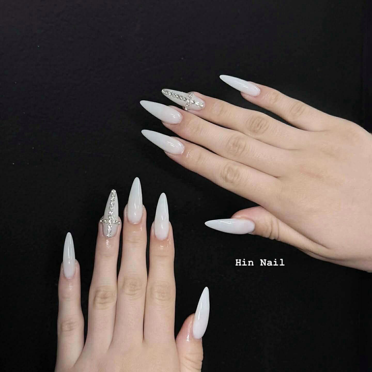 hin_nails