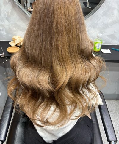 ブリーチなしで叶う透明感カラー
ブリーチなしダブルカラー＋トリートメント