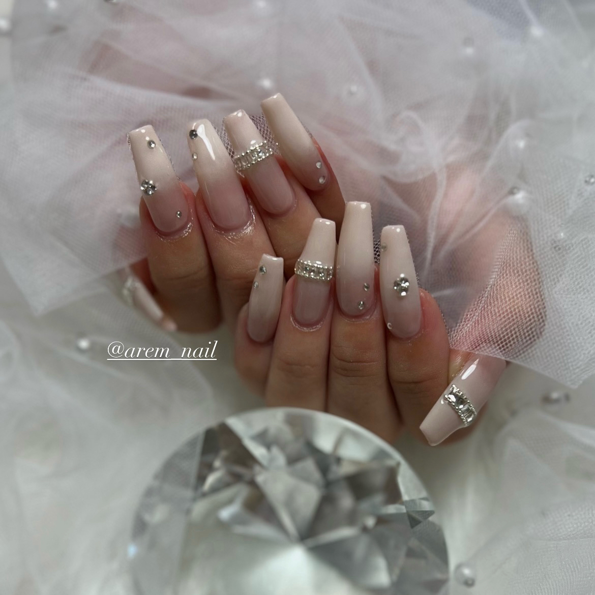AREM_nail