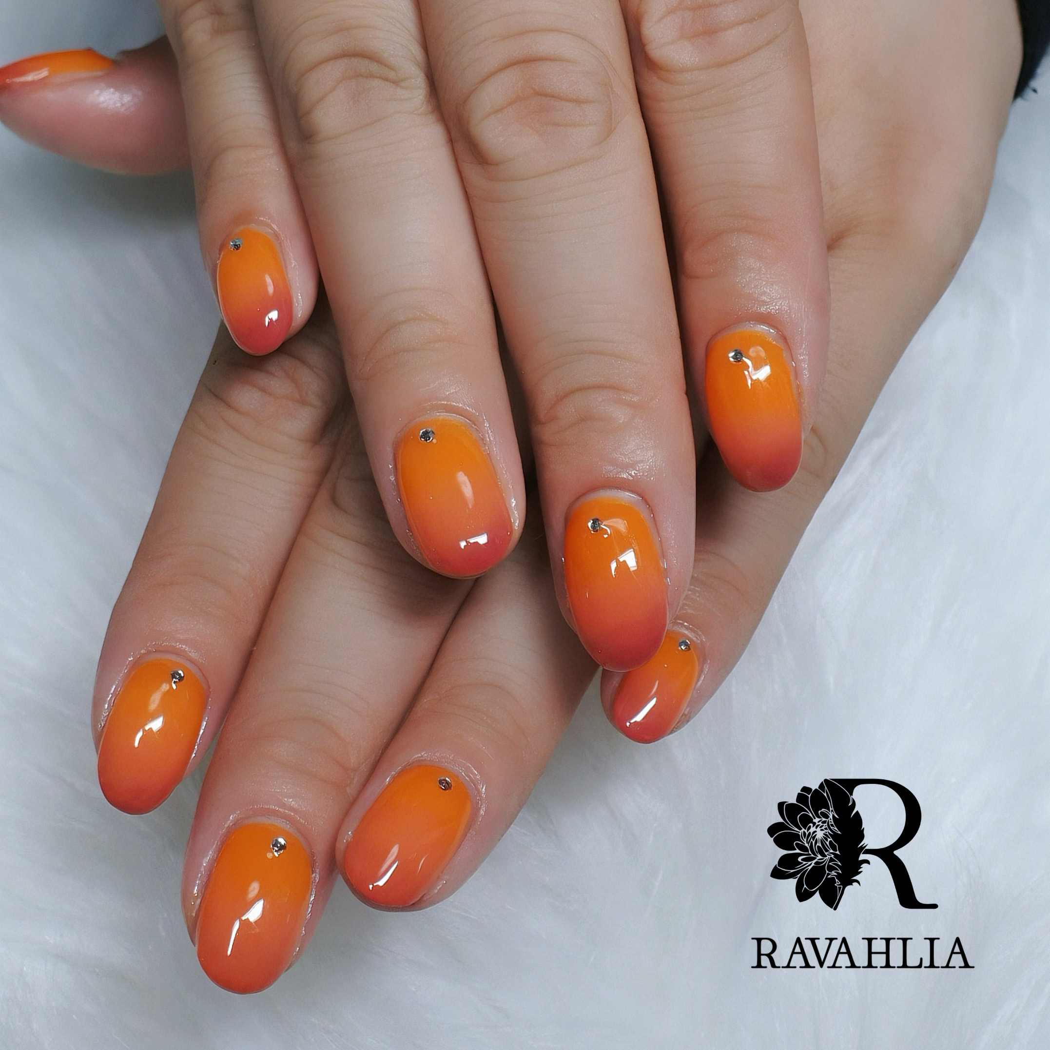 Ravahlia_nails