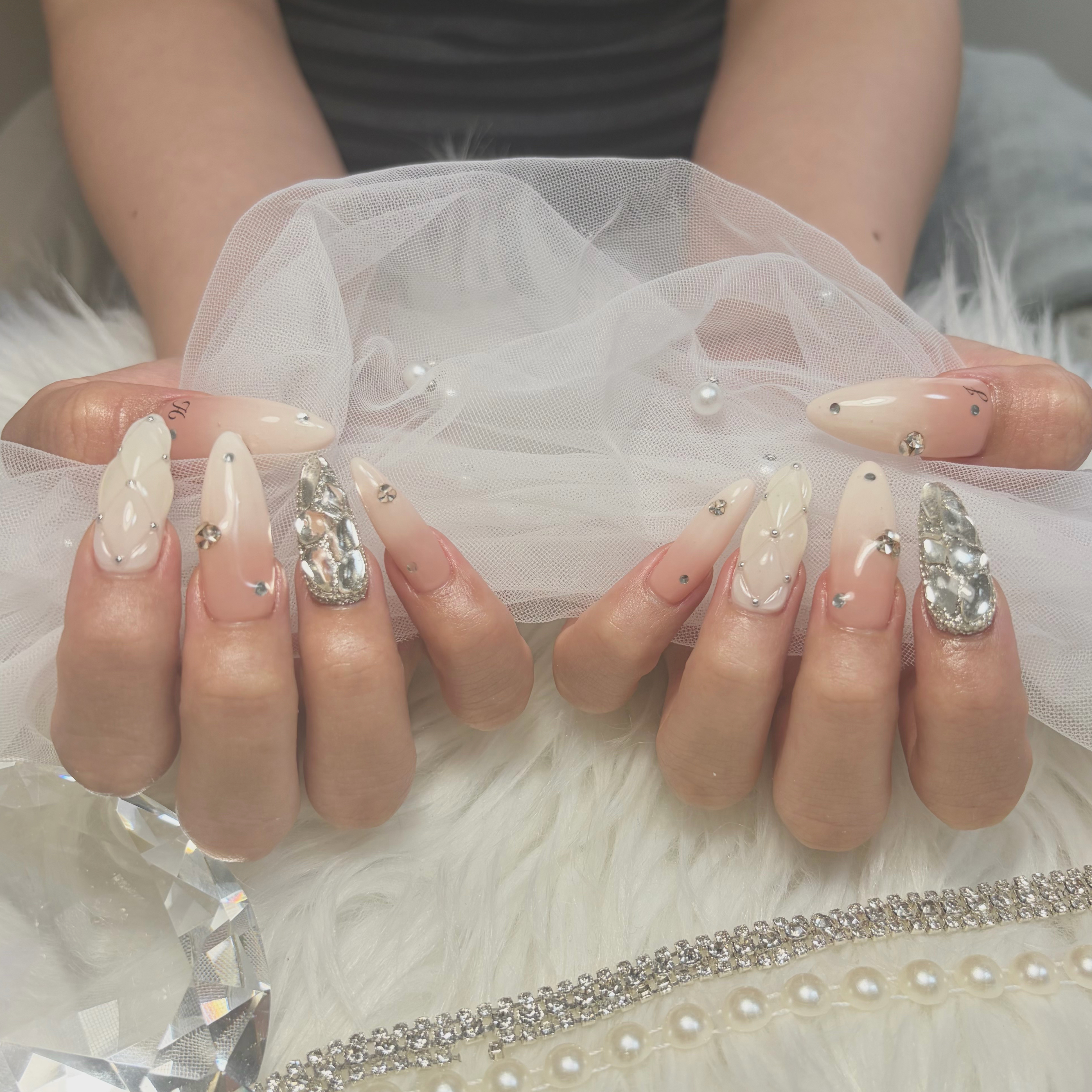 REVELLE_nail