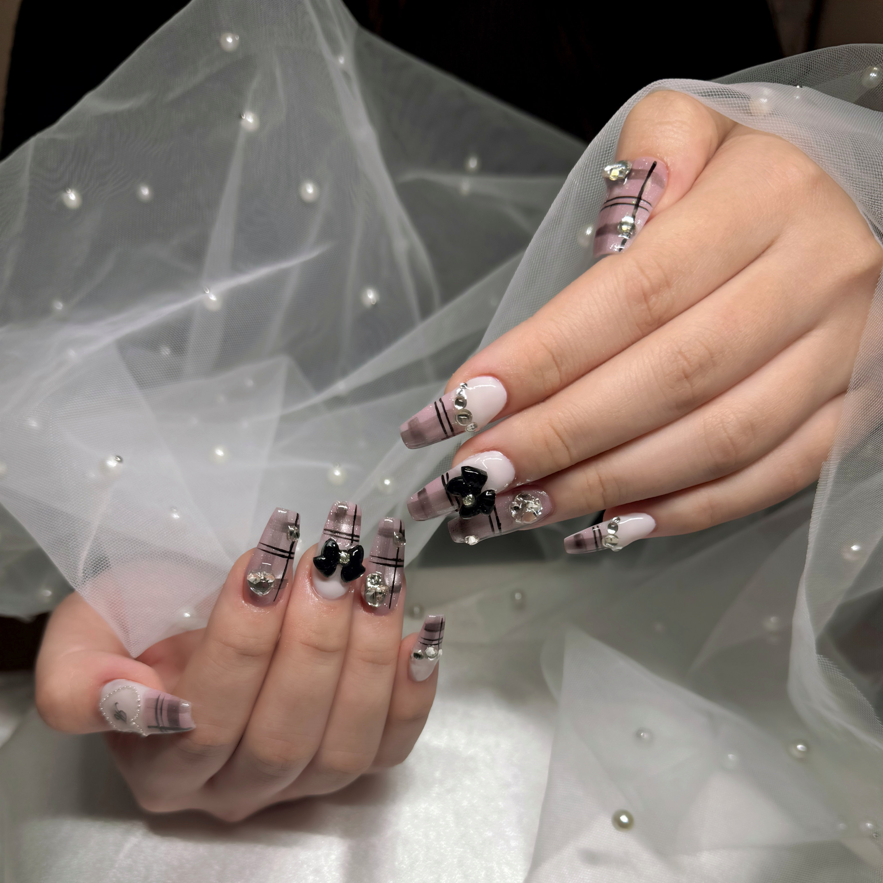 Anela_nail.