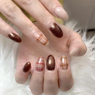 【チップ長さ出し|上品】 アート6本+パーツ(数少なめ) ¥9,980