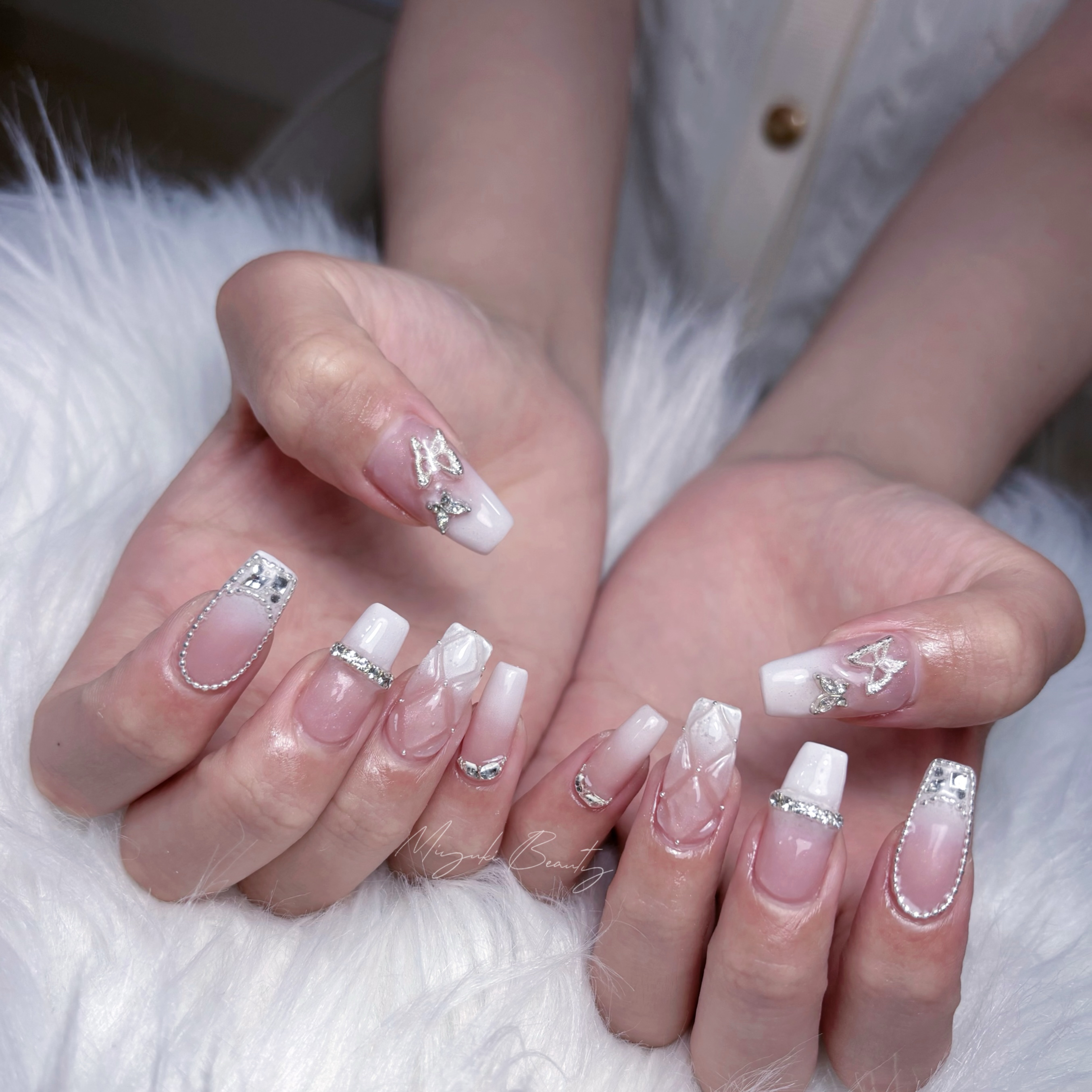 AMI_NAIL_KEBUKURO