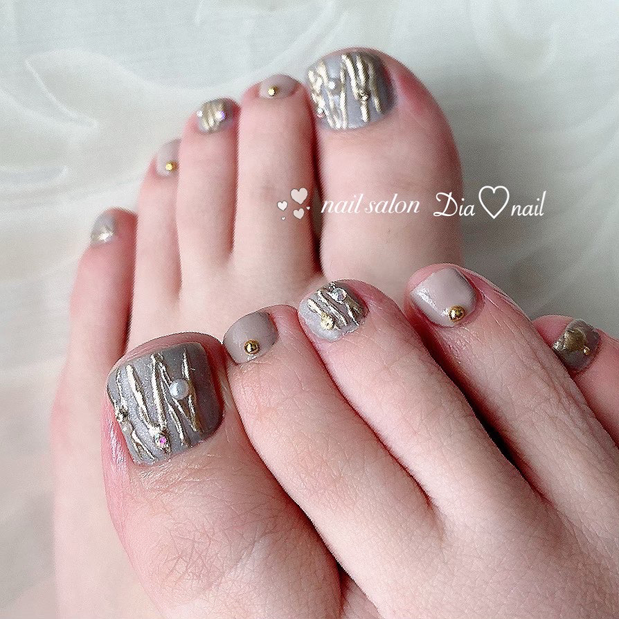Dia..nail