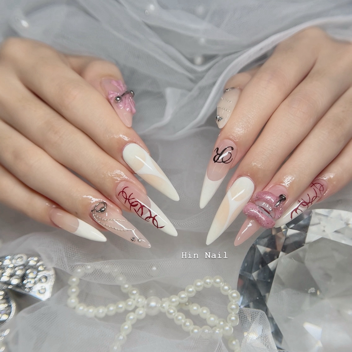 Hin_Nail