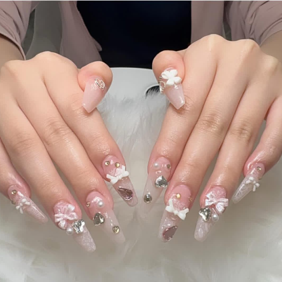 AMI_NAIL_KEBUKURO