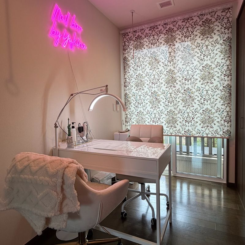 THE NAIL BAR