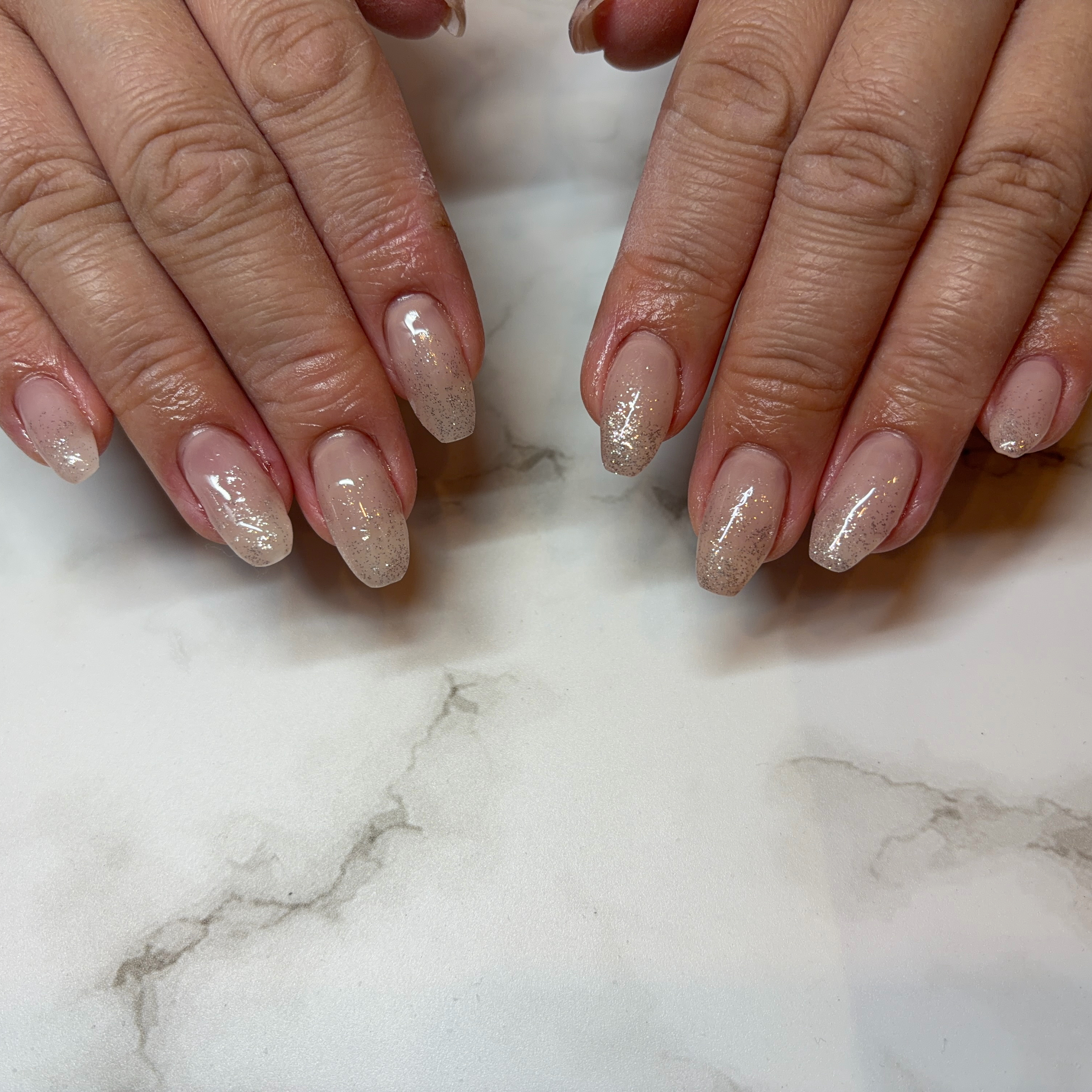 mona_nail