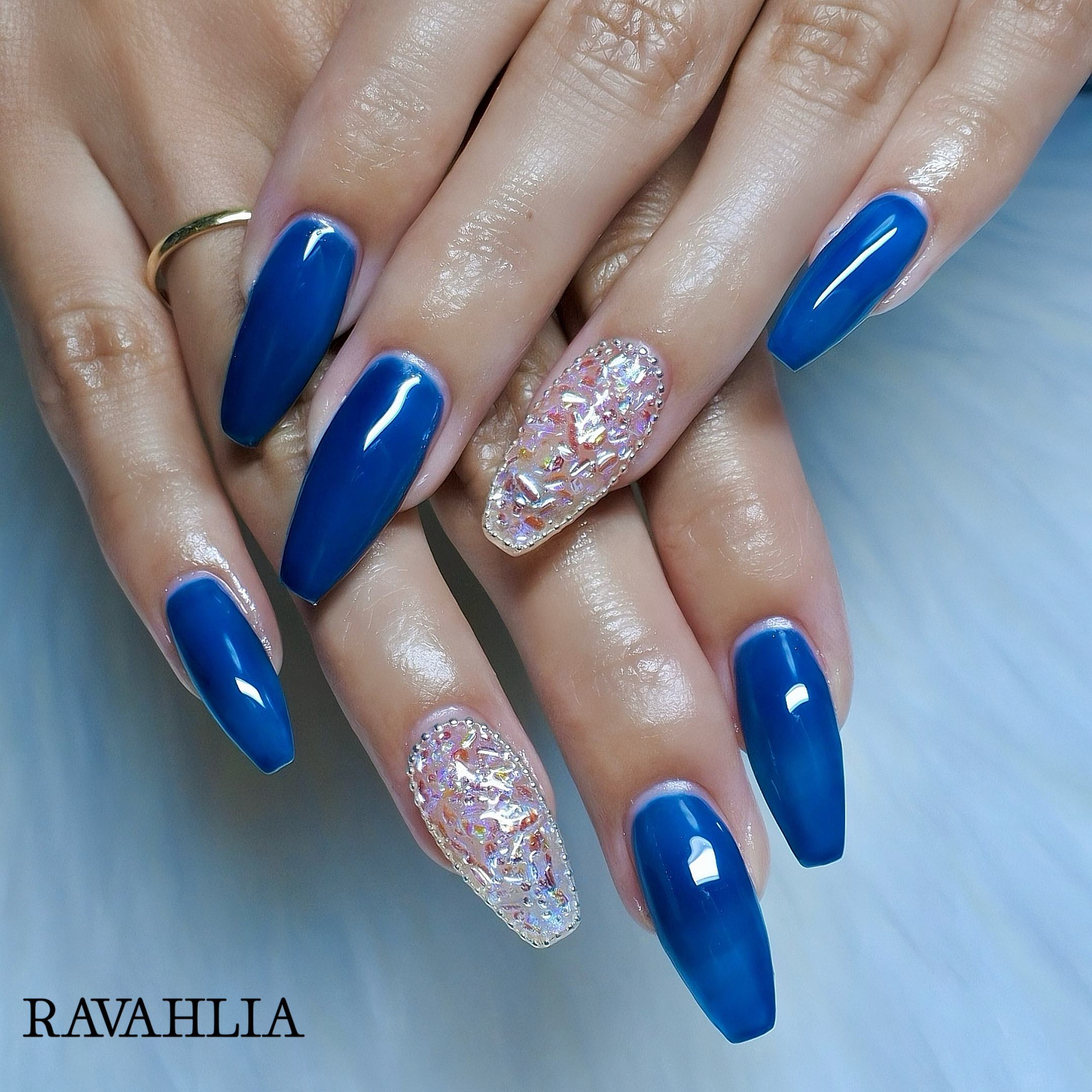Ravahlia_nails