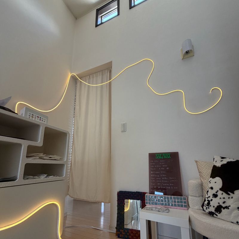 Salon &N