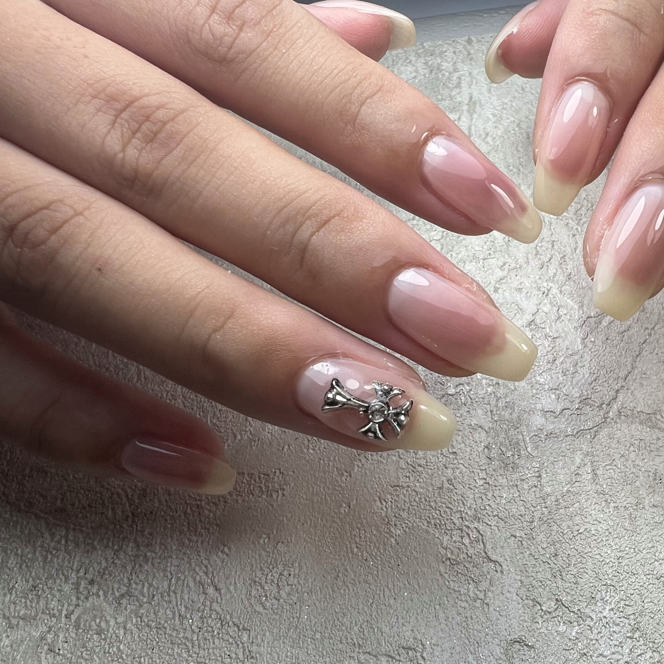 nia_nail