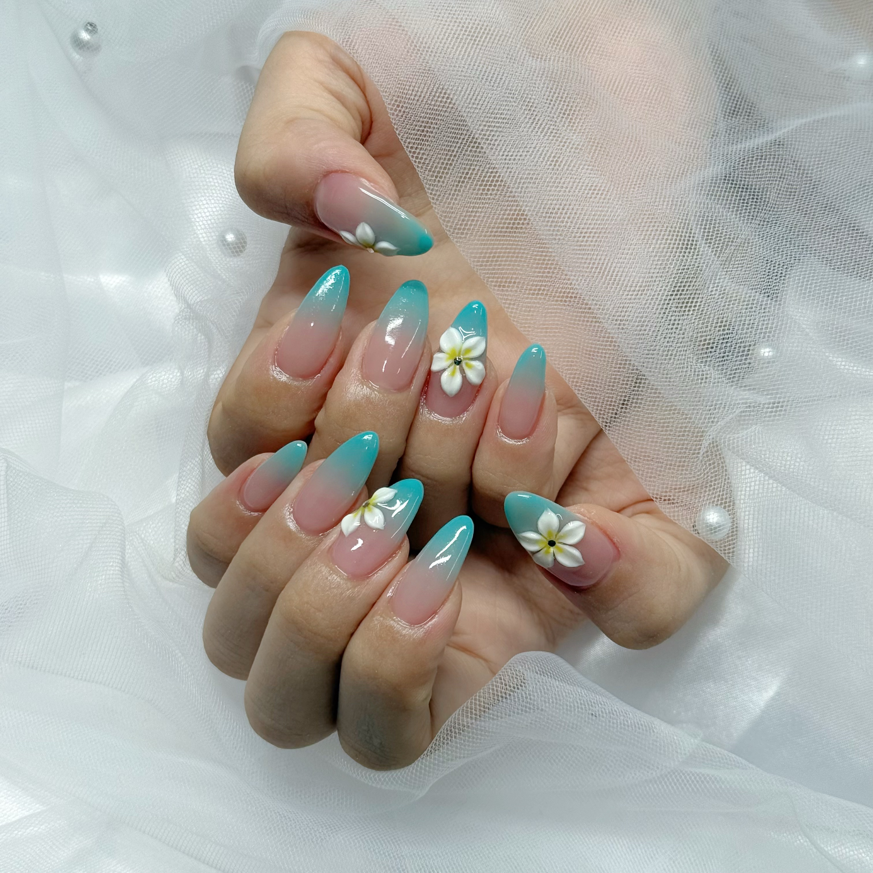 nail_by_lit