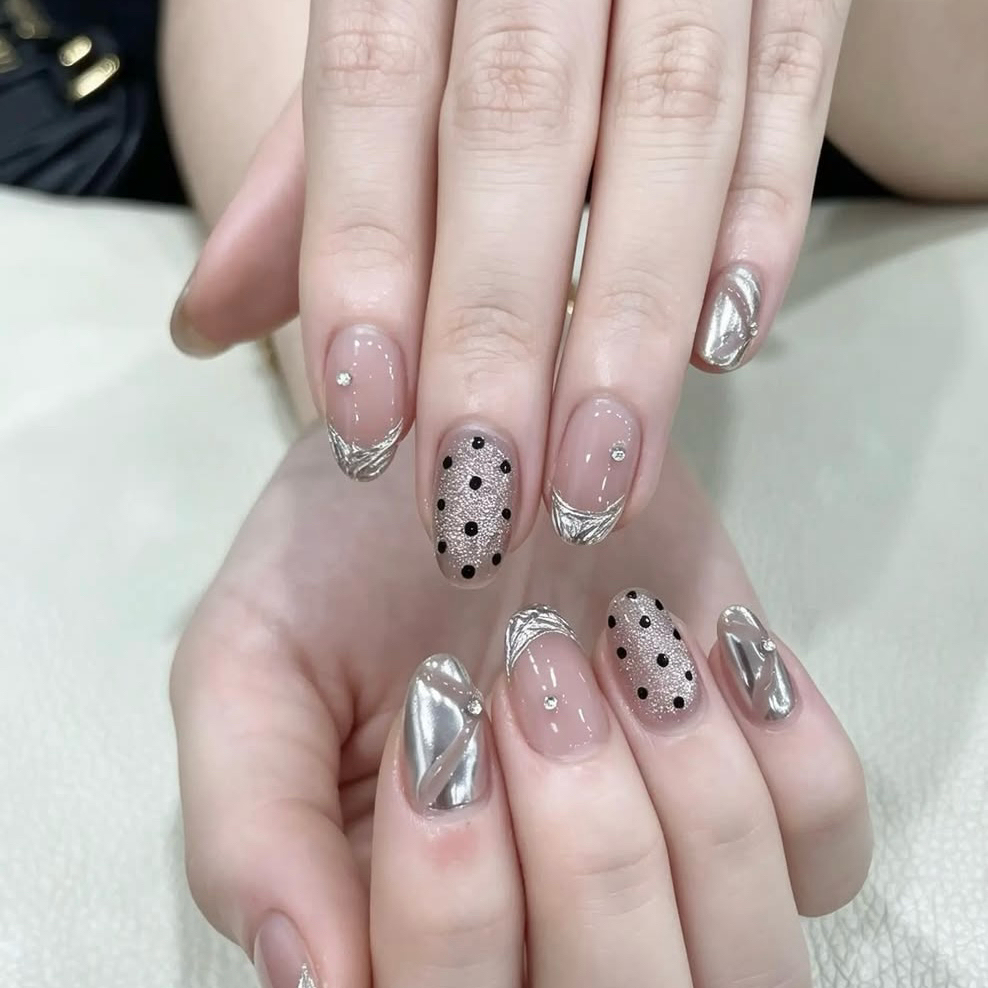 Jisoo_ana.chuo_nail