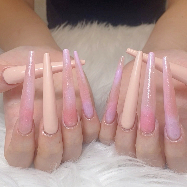 rena_reinails