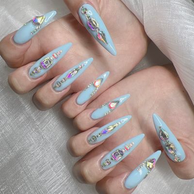 ✅ネイルチップ10本長さ出し＋ワンカラー無制限付け放題💝