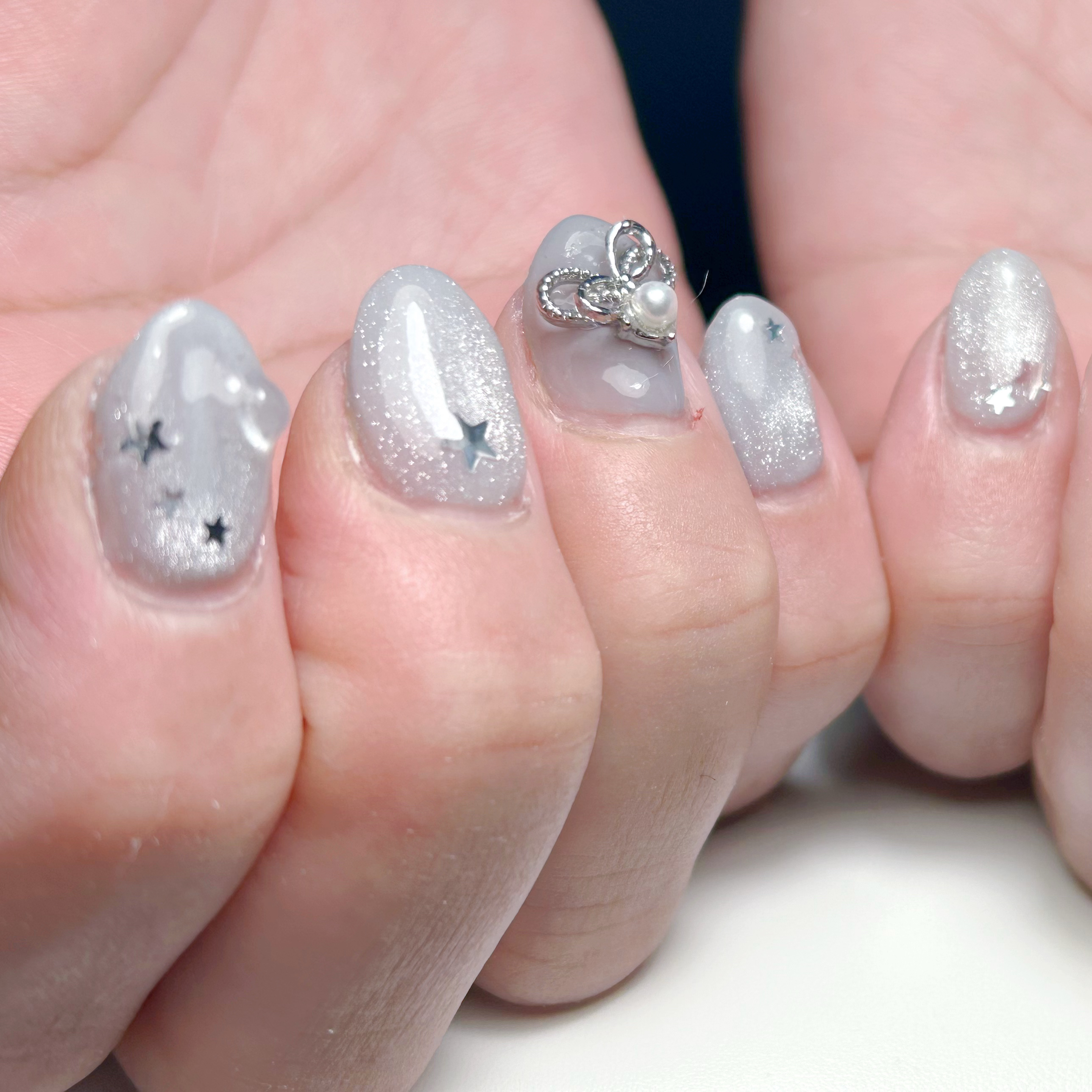 Kiki_to_nail