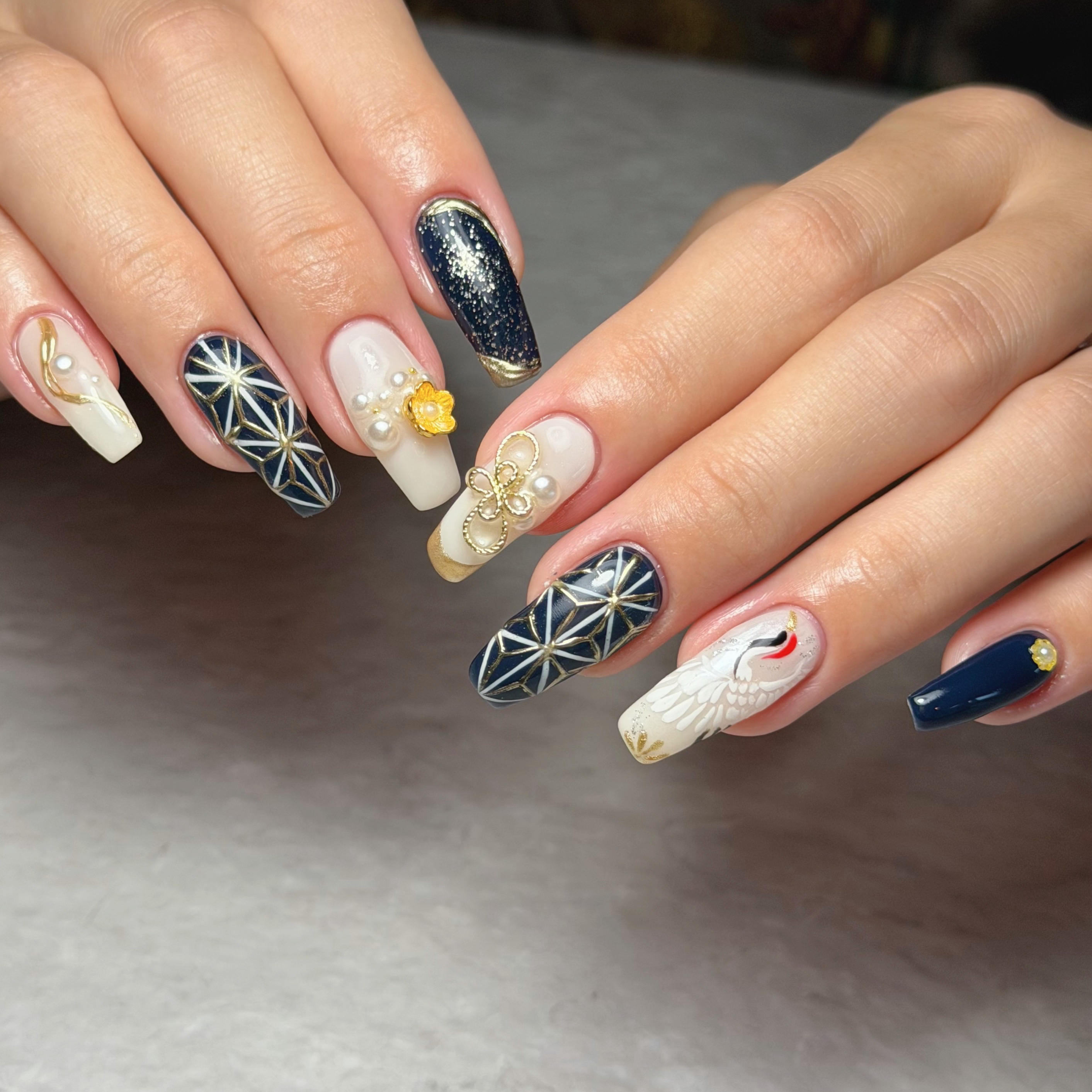 y.i__nail