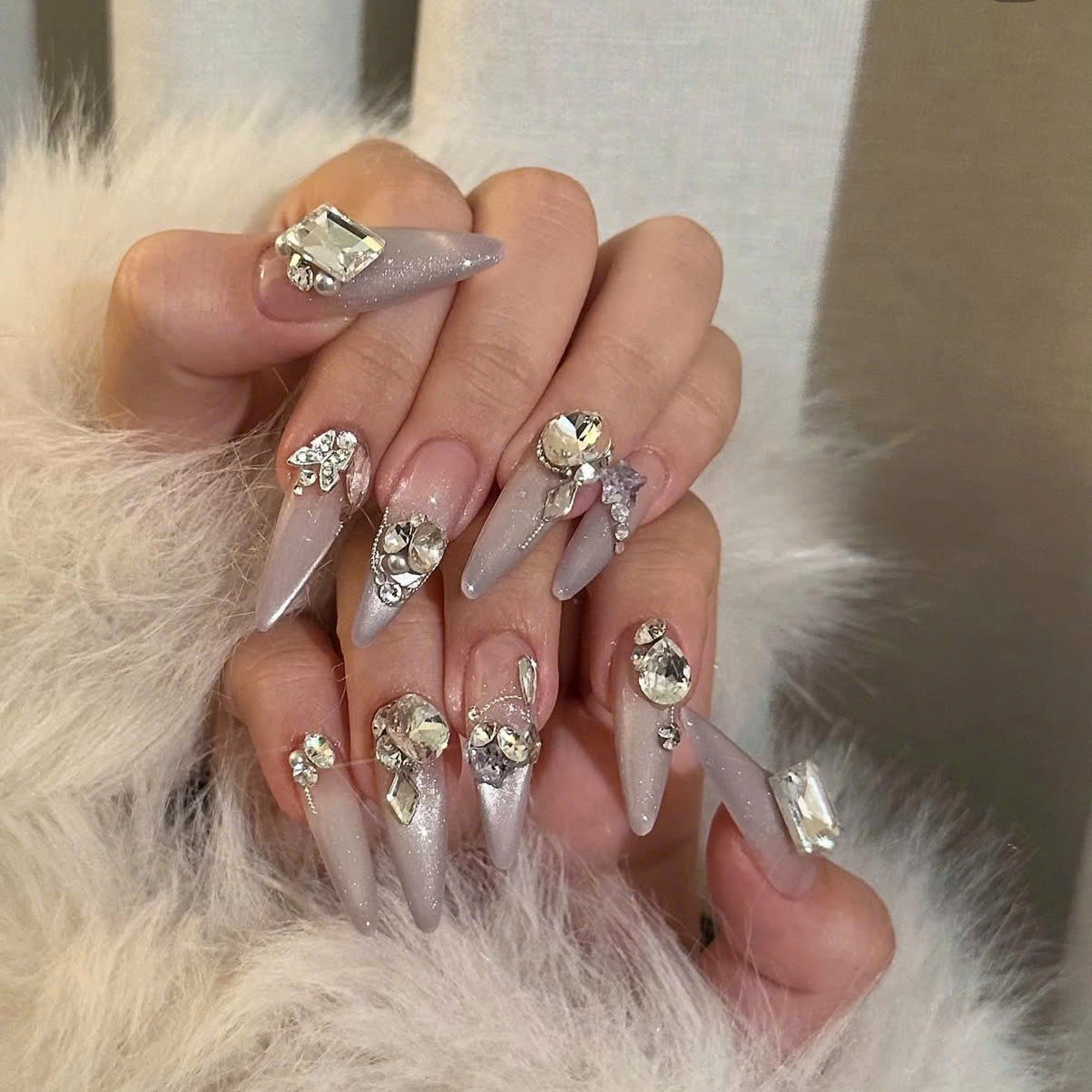 Lucy_Nail
