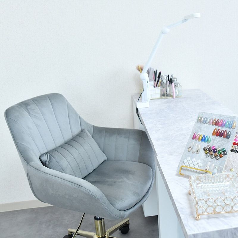 Nail salon S