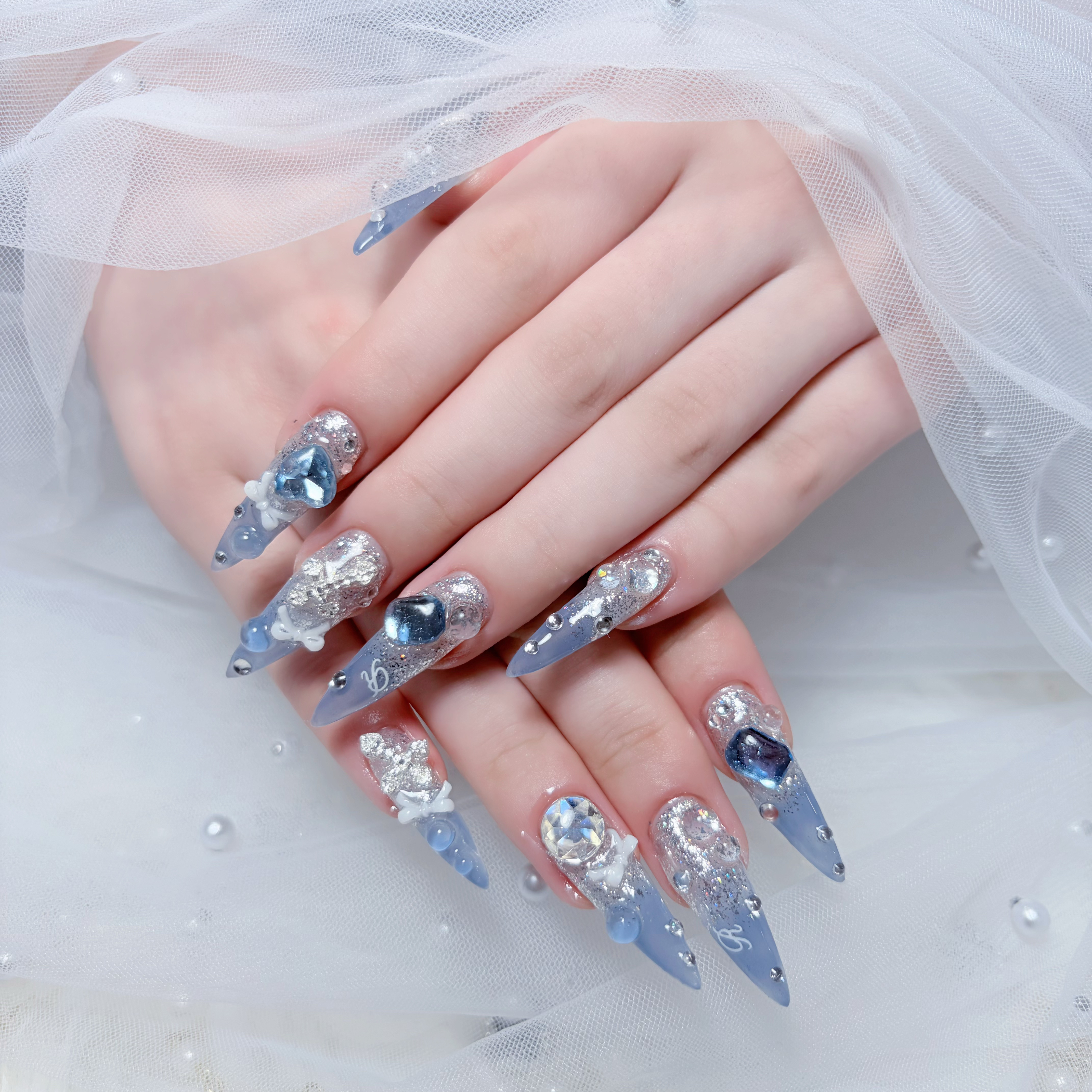 Huyn_Nail_