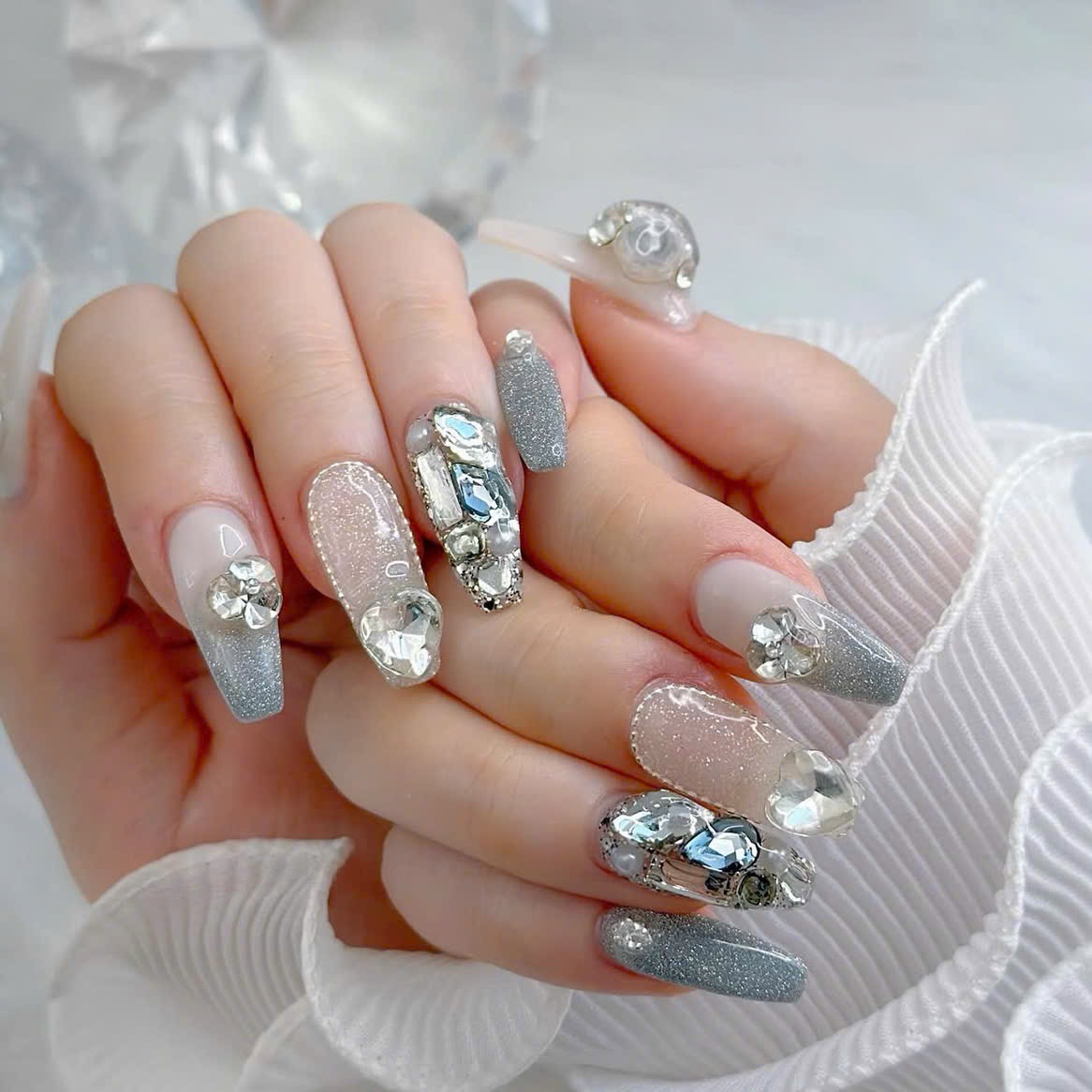 Lucy_Nail