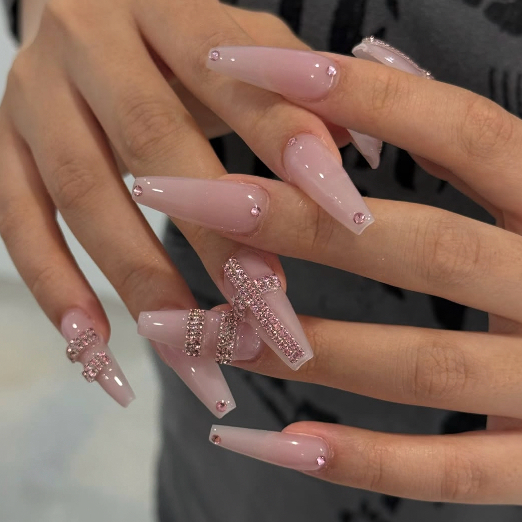 Hine_RibonNail
