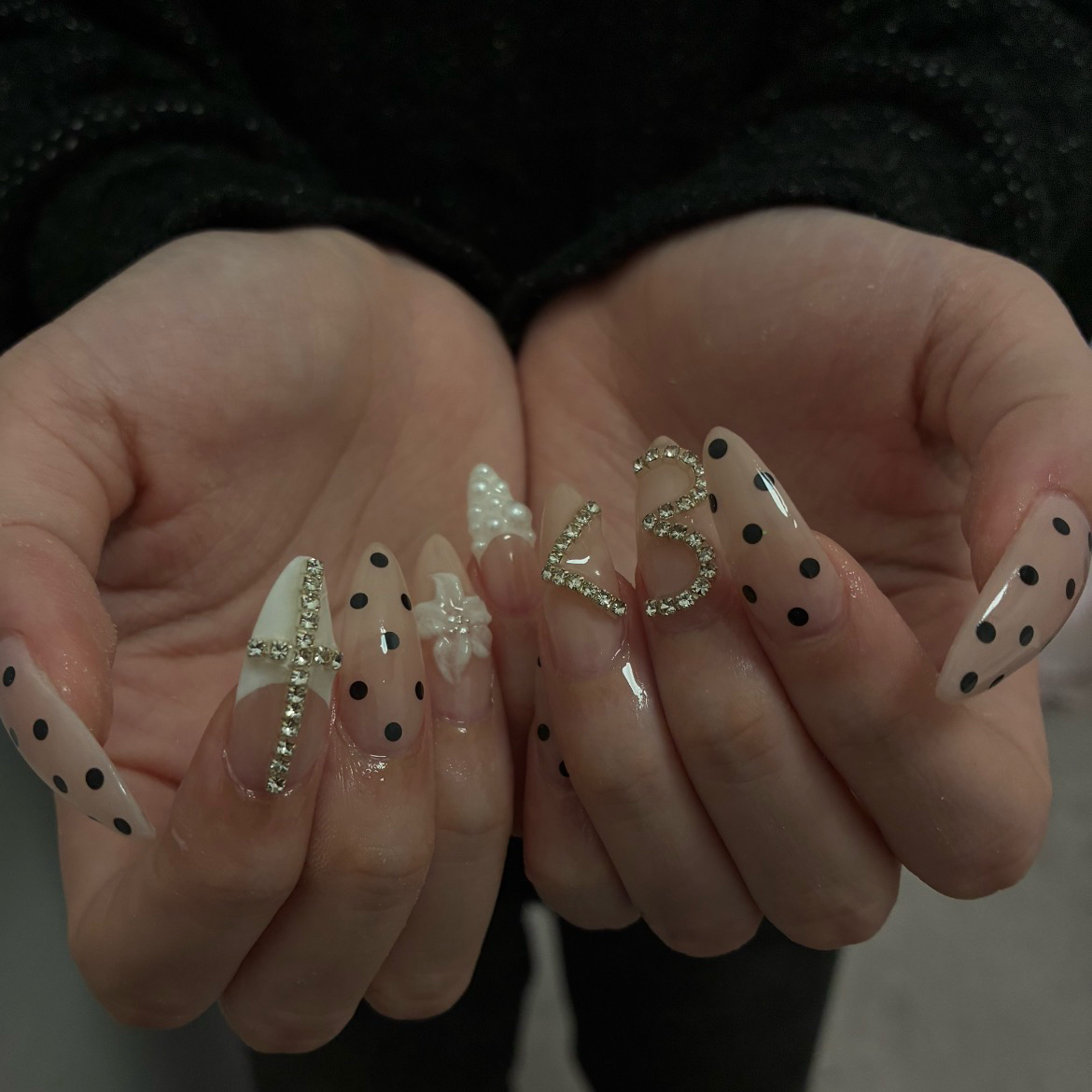 melo_nails.