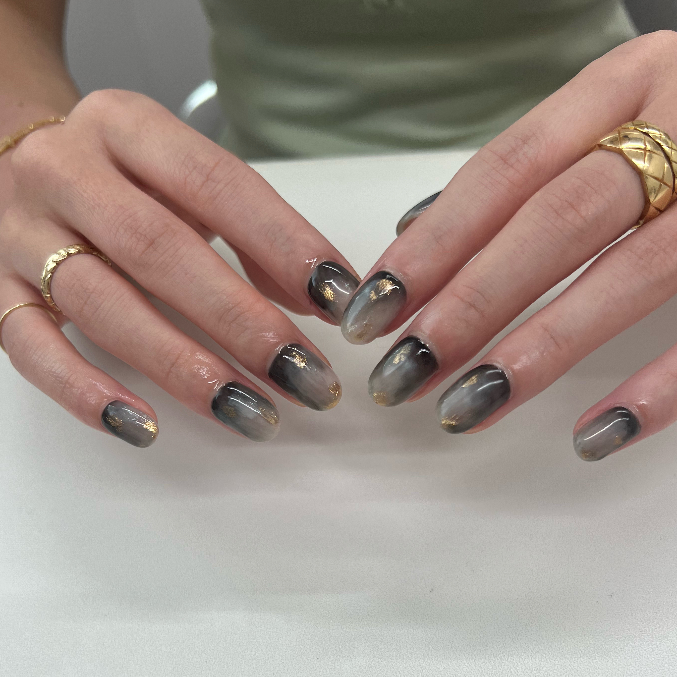 nail_gris