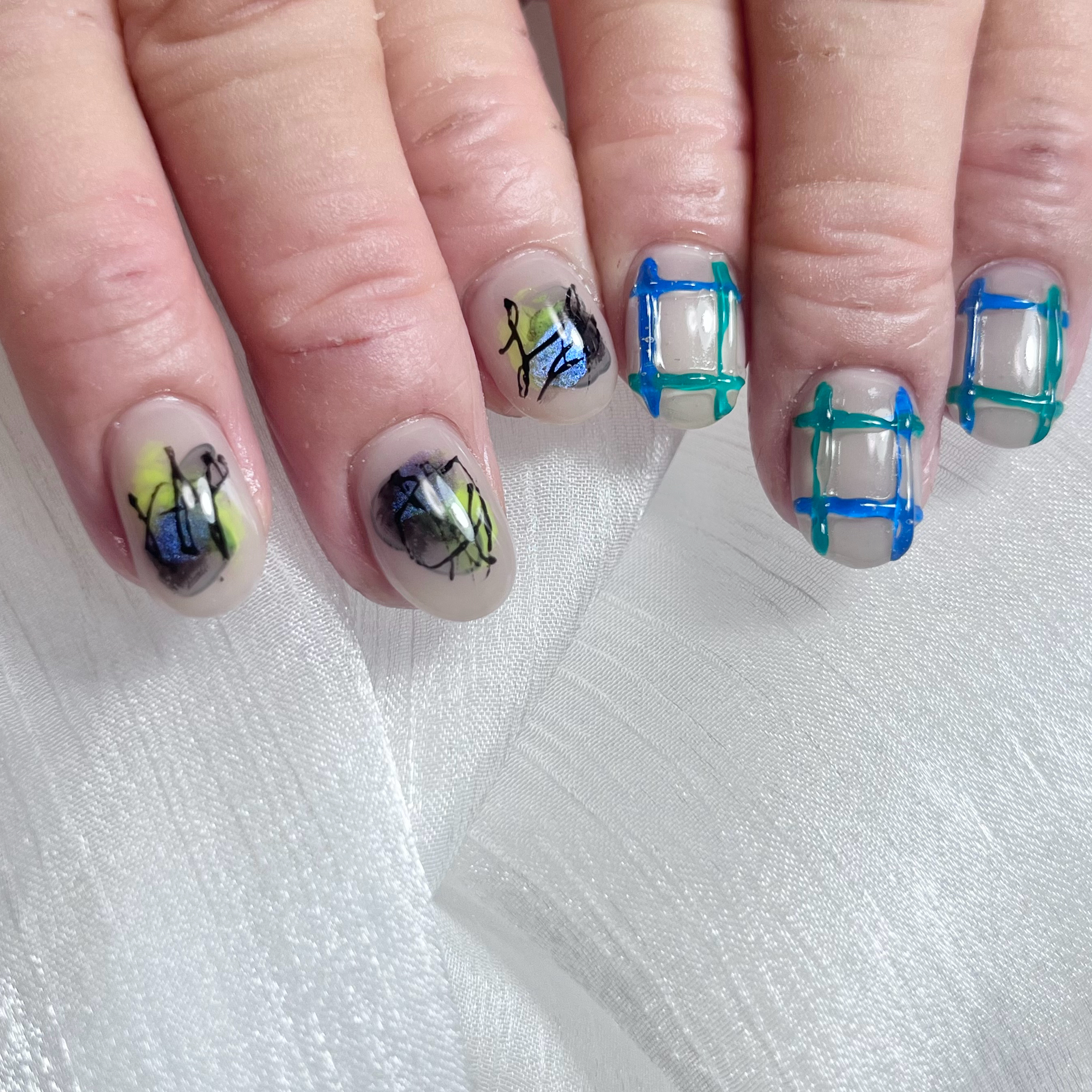 nail.plume