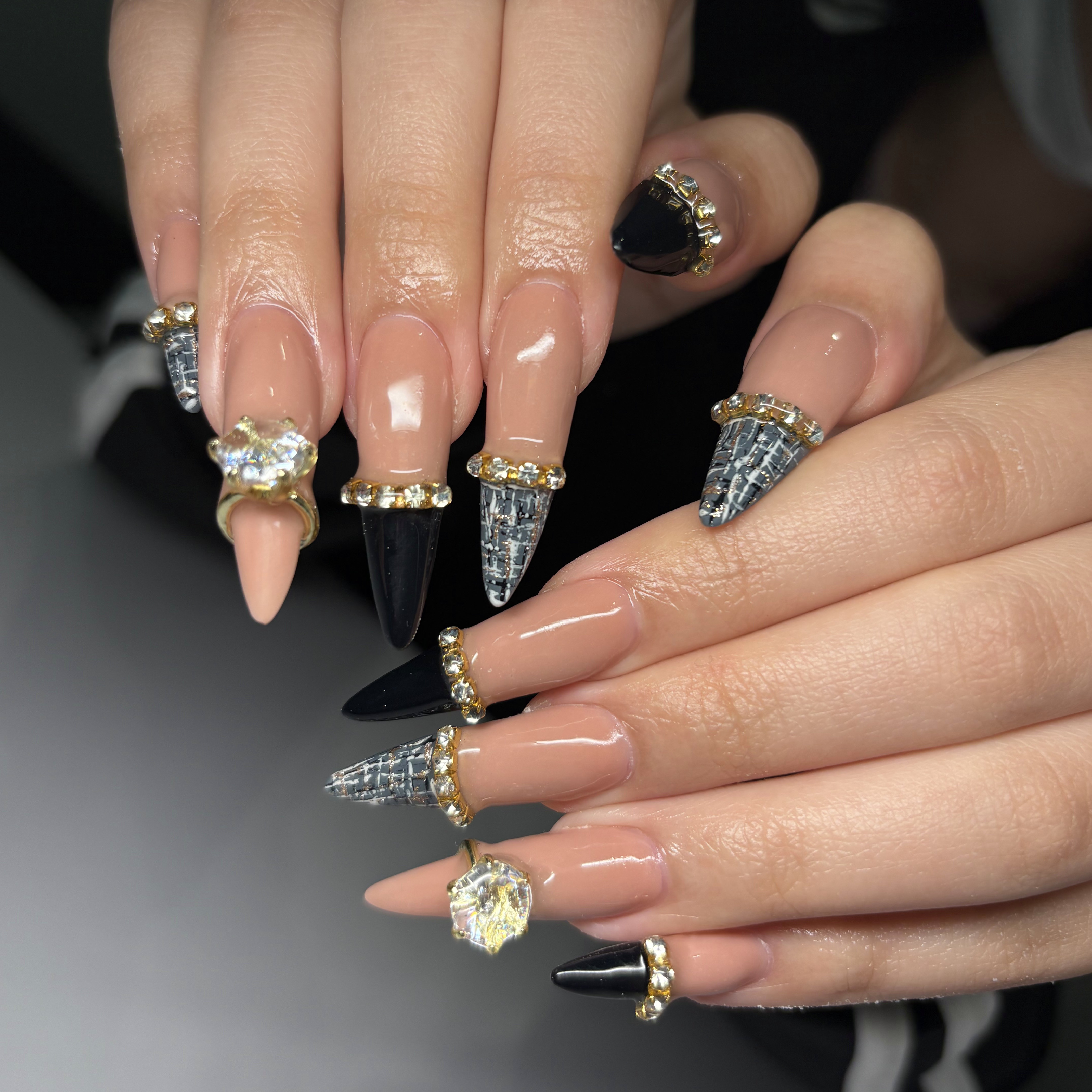 dyana_nails_s