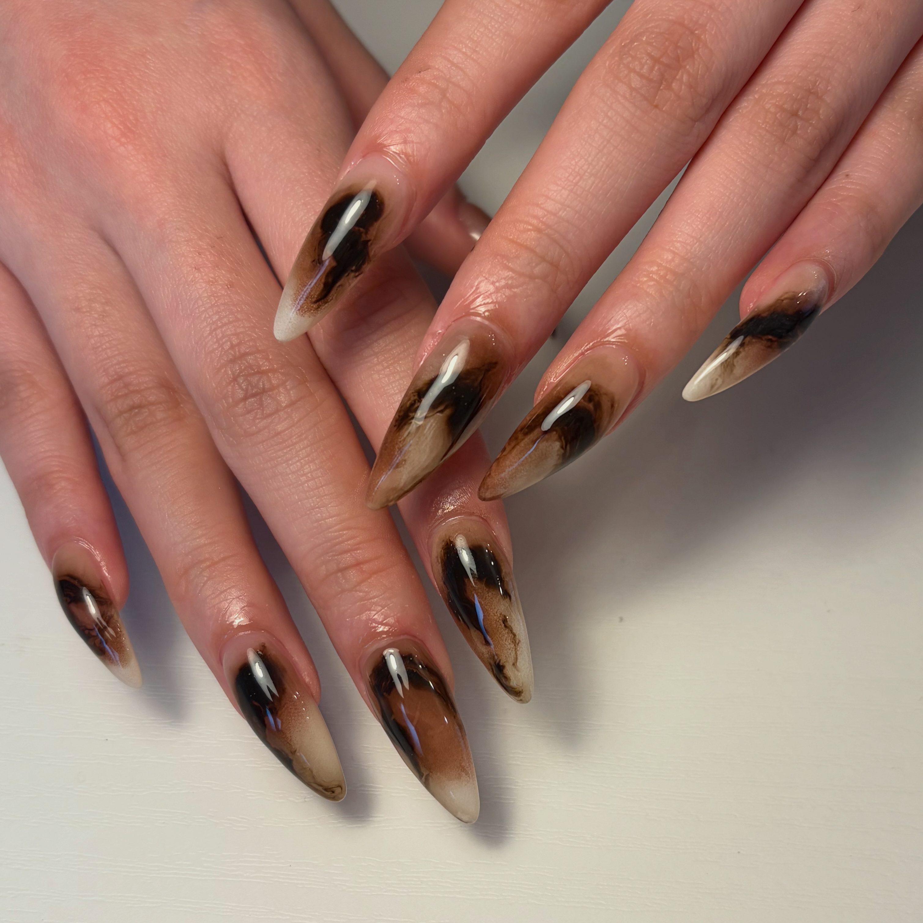 Aura.nail