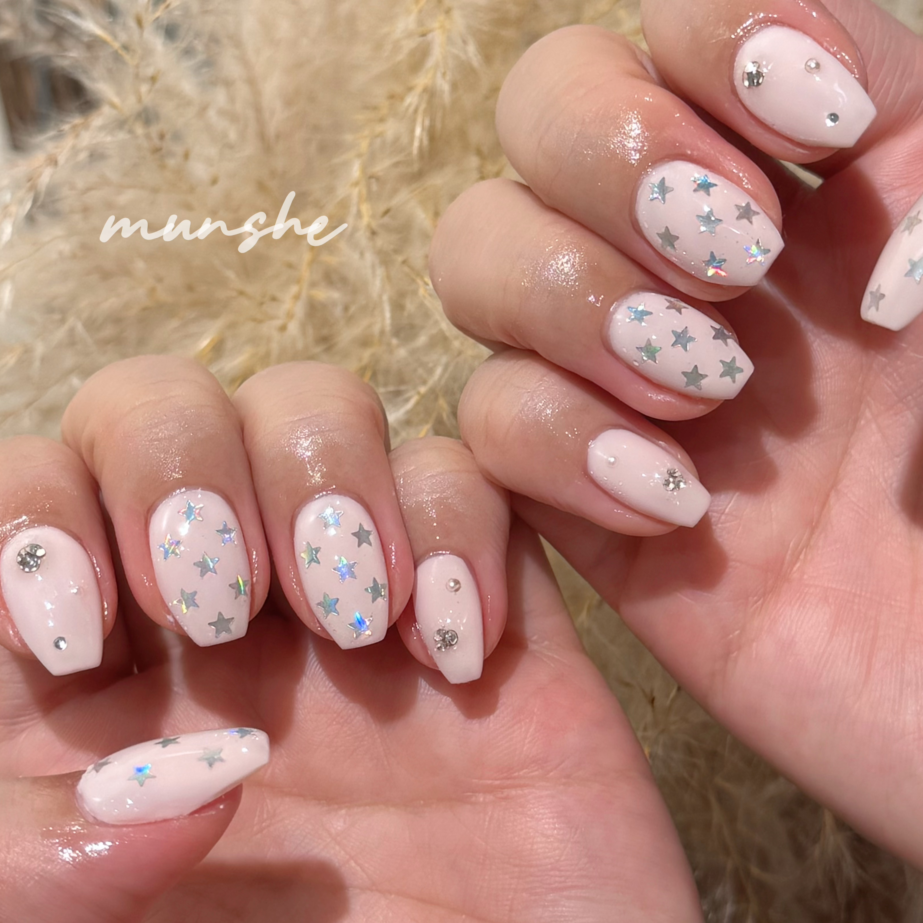 munshe_nails