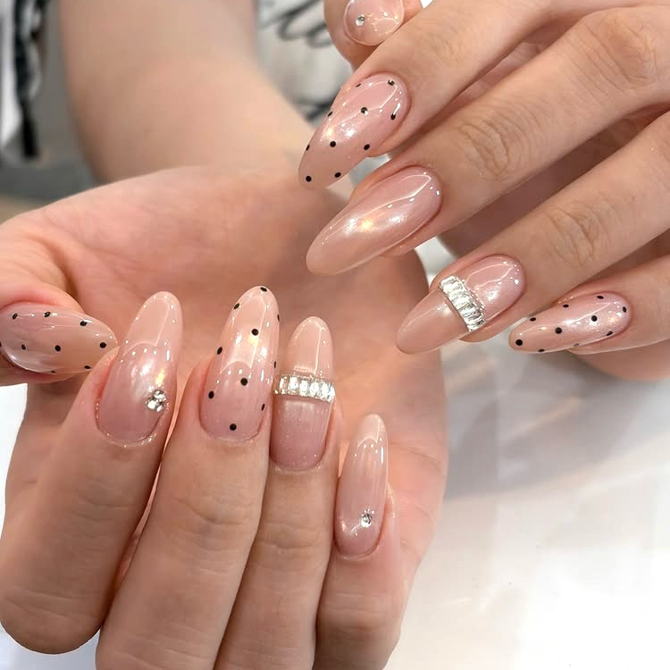 Har02_Nail