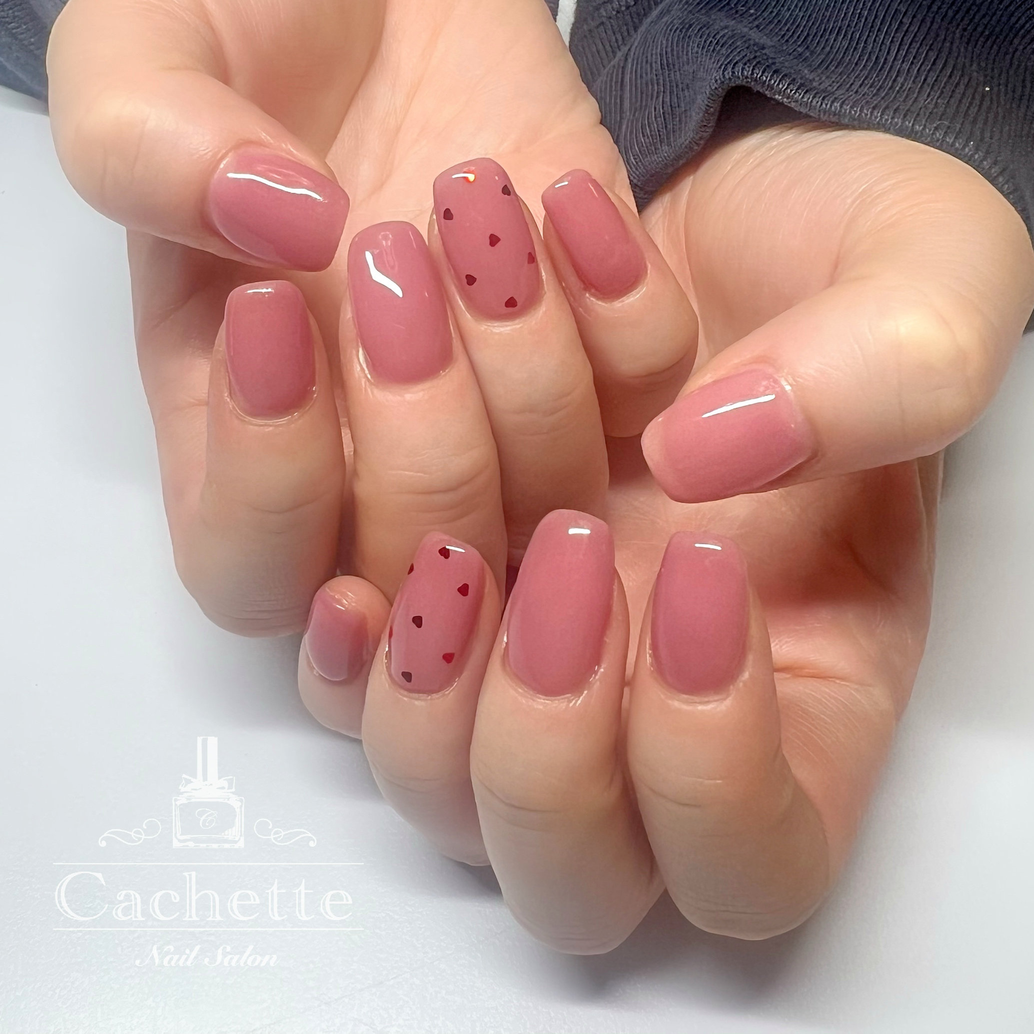 nail_cachette