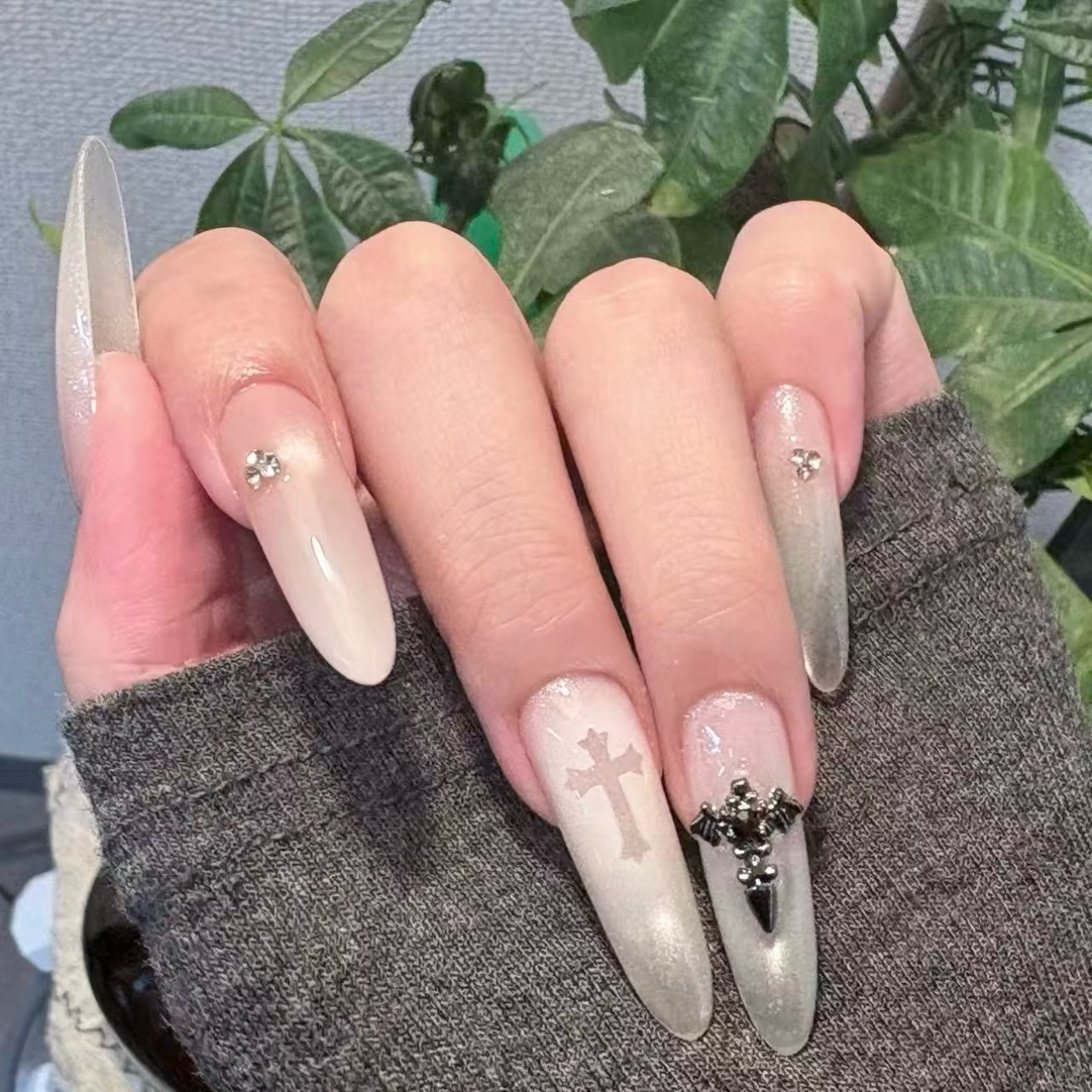 M.nail_salonn