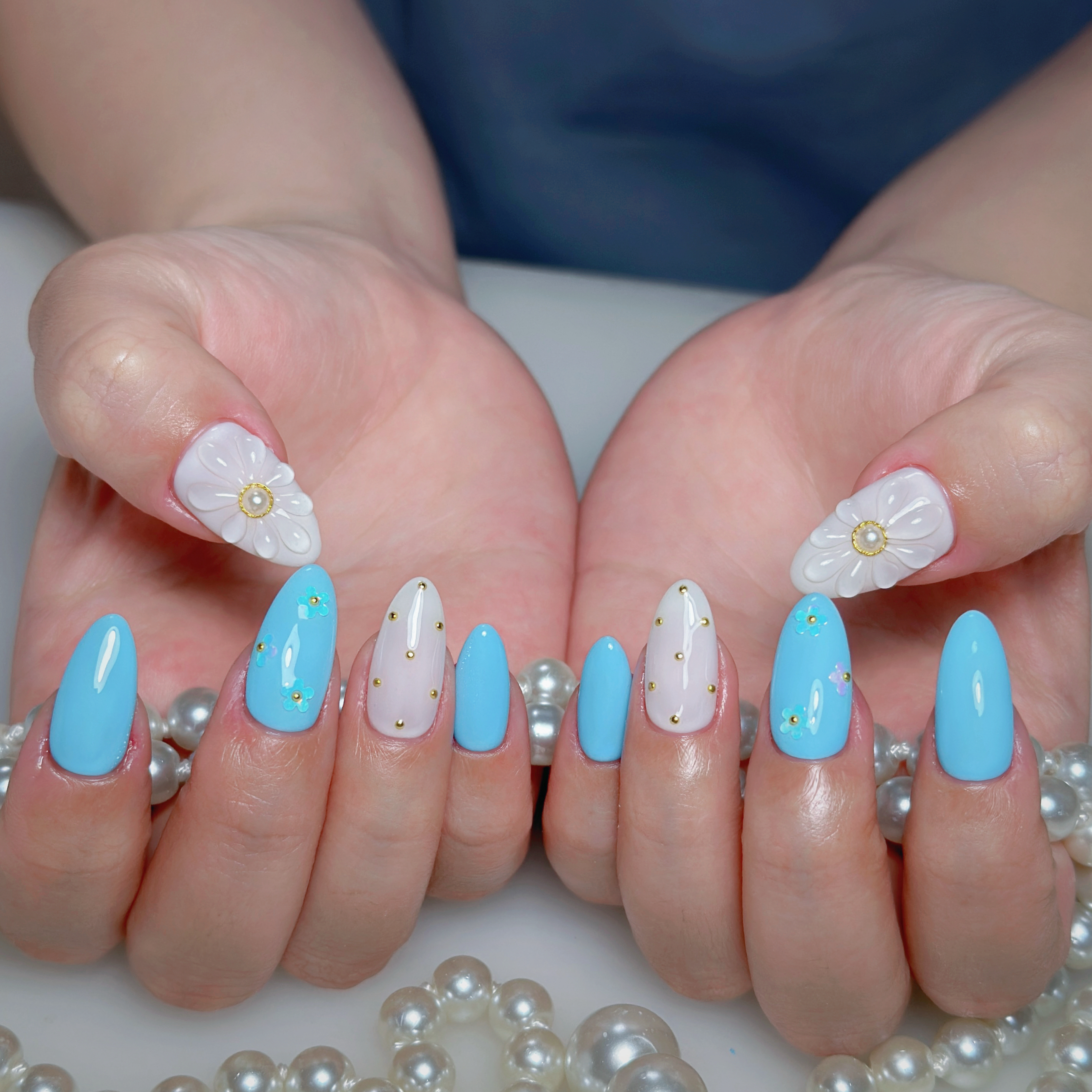 thumbs.up.nail