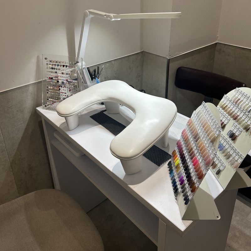 Amuree nail