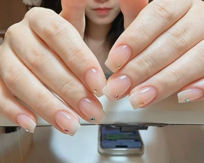 推し活ネイル✨スキンカラー × カラーストーン10本