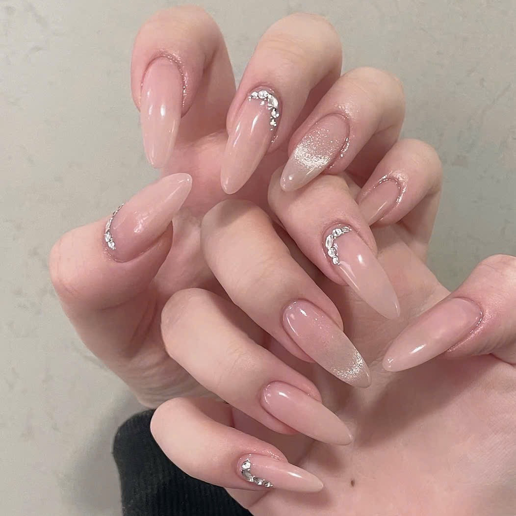 Lucy_Nail