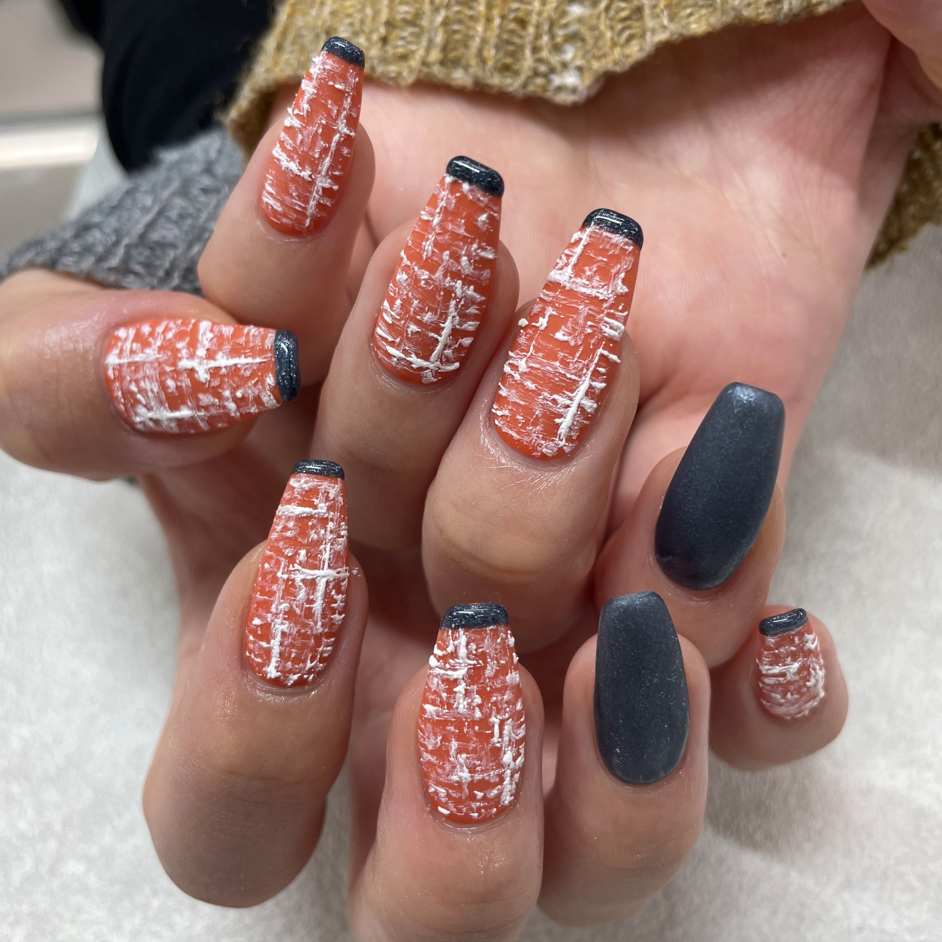 NAIL_akinyan