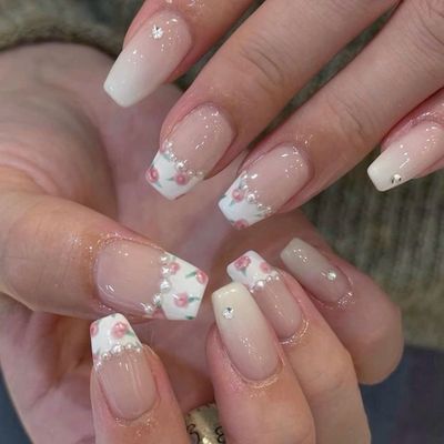 【チップ長さ出し】🌸手描きバラ·シンプルデザイン