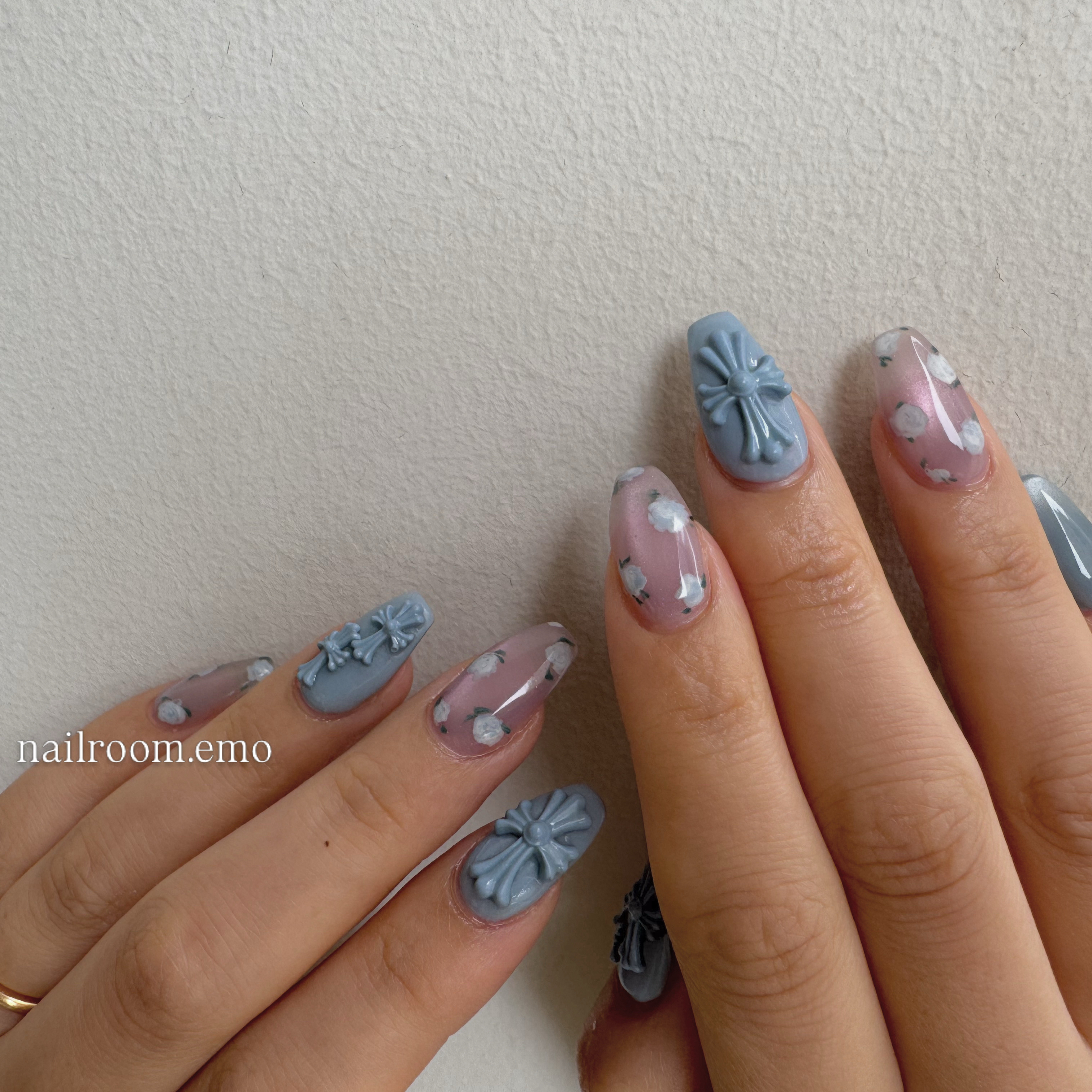 nailroom_emo