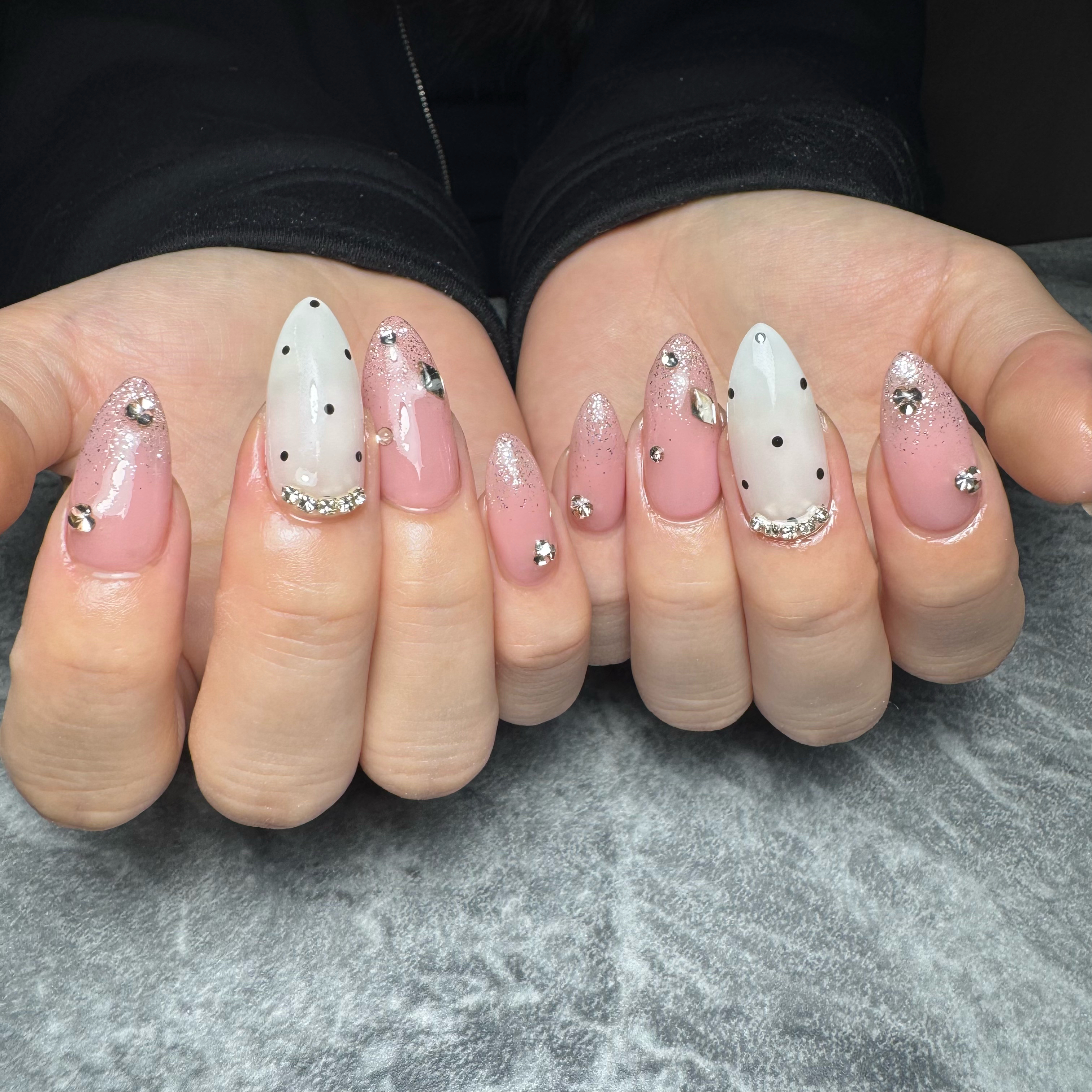 Nail_salon_Gleam