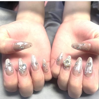 デザイン系💅パーツ、ストーン2本アート入り