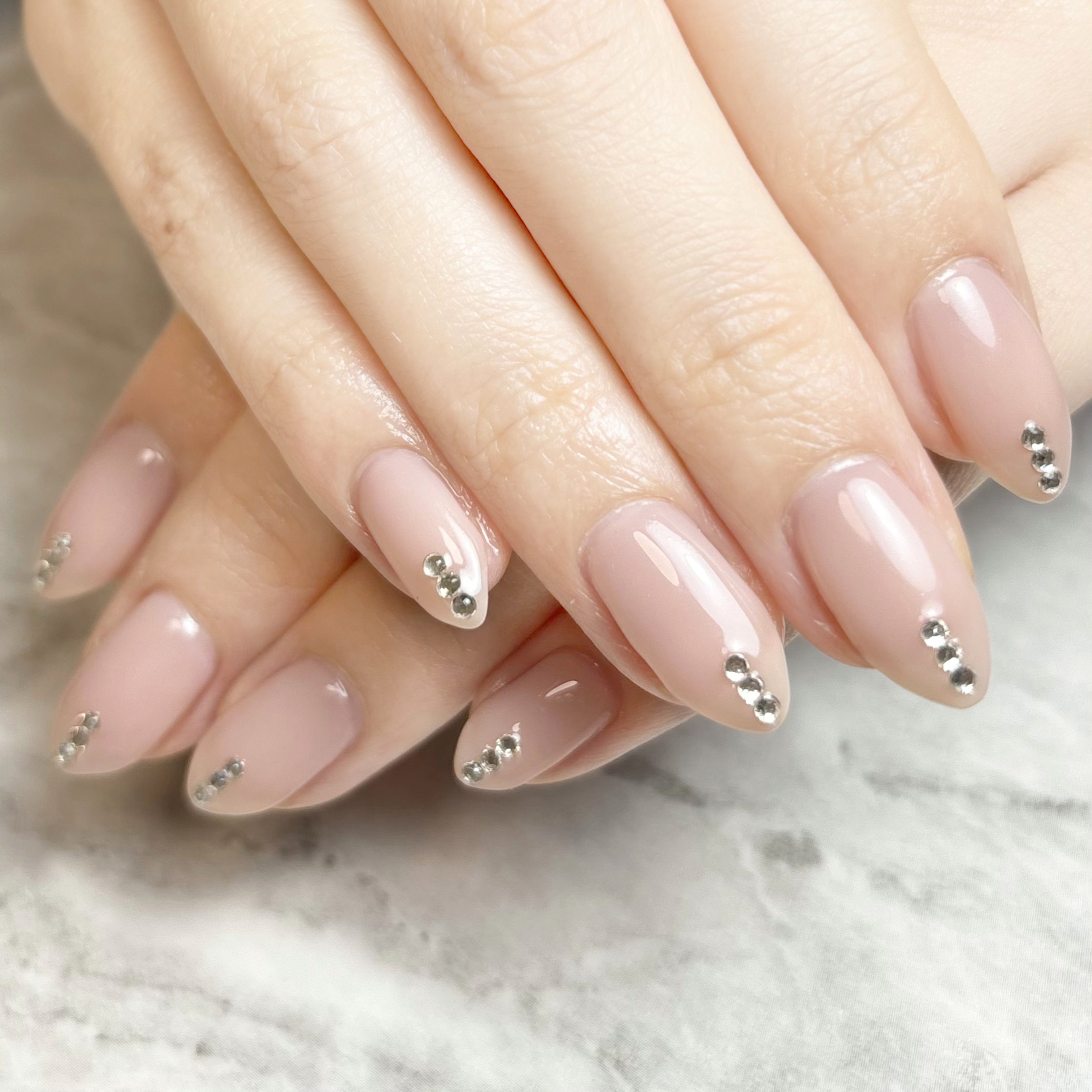 CHRIS_NAILROOM